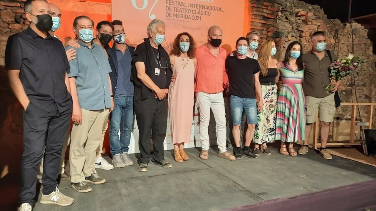 El elenco de 'Antonio y Cleopatra' tras su estreno en el 67&ordm; Festival de M&eacute;rida