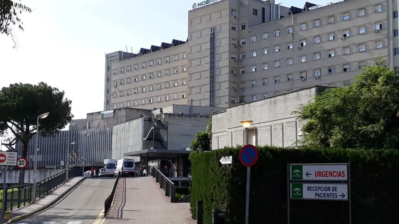 Archivo - Fachada del Hospital de Valme
