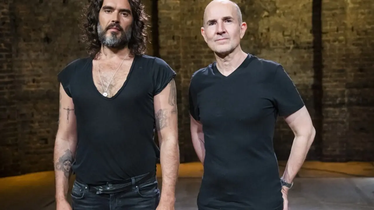 Russell Brand estrena su obra de teatro 'Our Little Lives: Shakespeare & Me' en streaming a trav&eacute;s de LIVENow