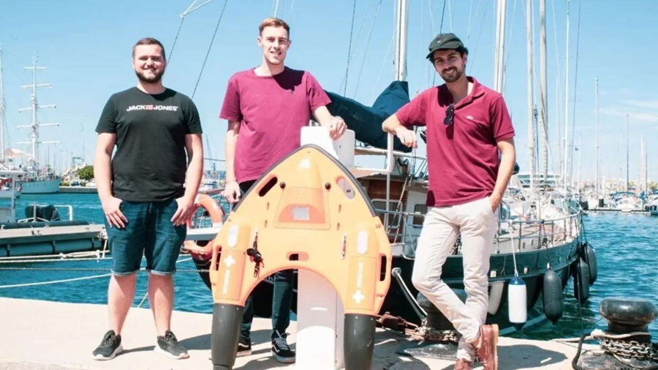 LA MARINA ACOGE LAS PRUEBAS DE UN INNOVADOR DRON DE SALVAMENTO MAR&Iacute;TIMO