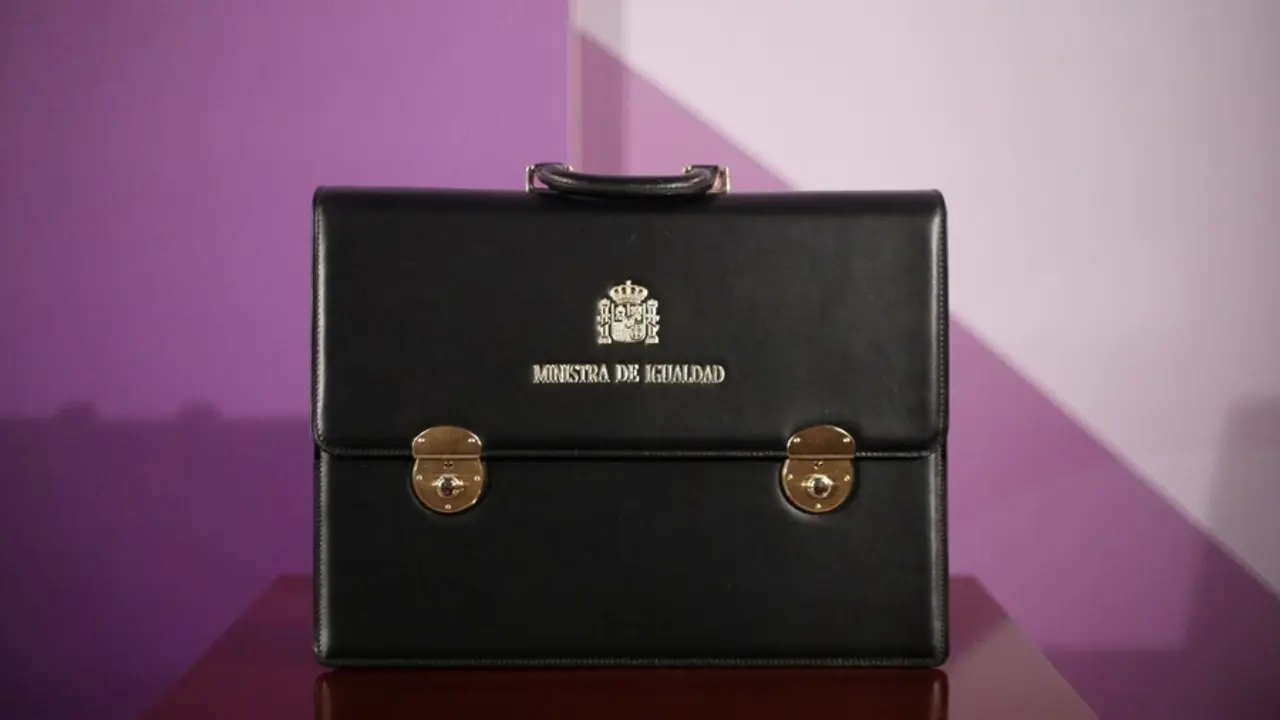 Archivo - Cartera del ministerio de Igualdad 