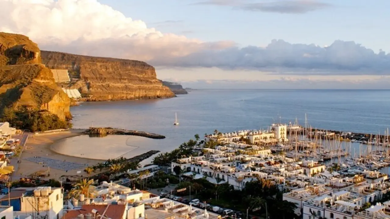 Archivo - Playa de Mog&aacute;n (Gran Canaria)