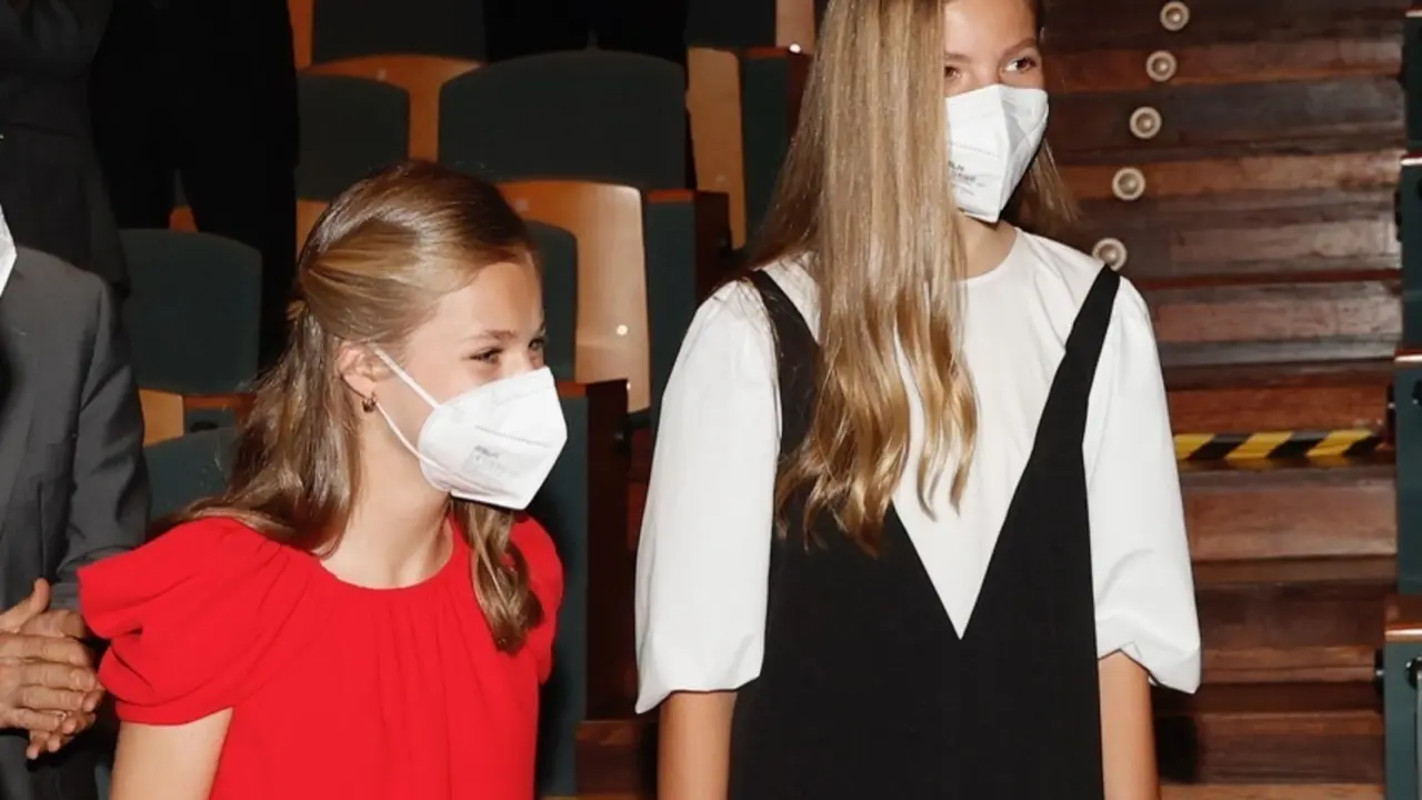 La Princesa Leonor y la Infanta Sof&iacute;a en la entrega de los Premios Princesa Fundaci&oacute;n de Girona