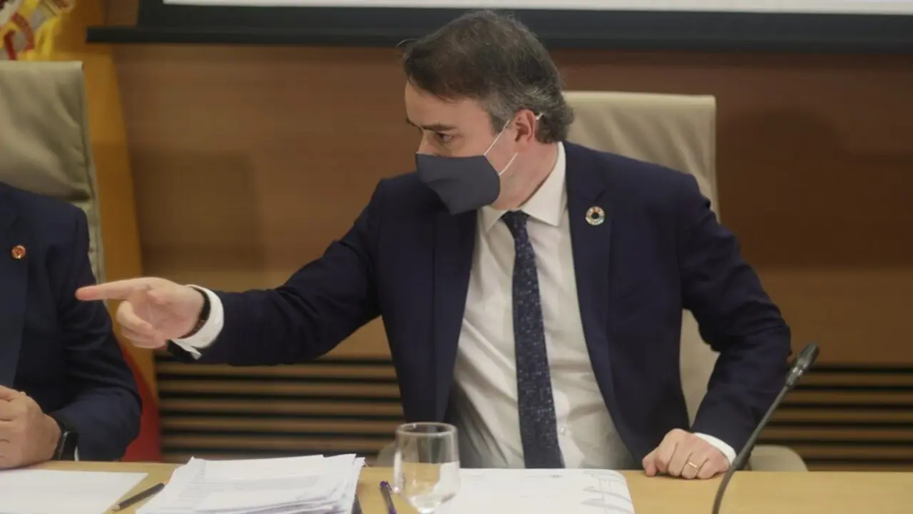 Archivo - El hasta ahora director del Gabinete del Presidente del Gobierno, Iv&aacute;n Redondo