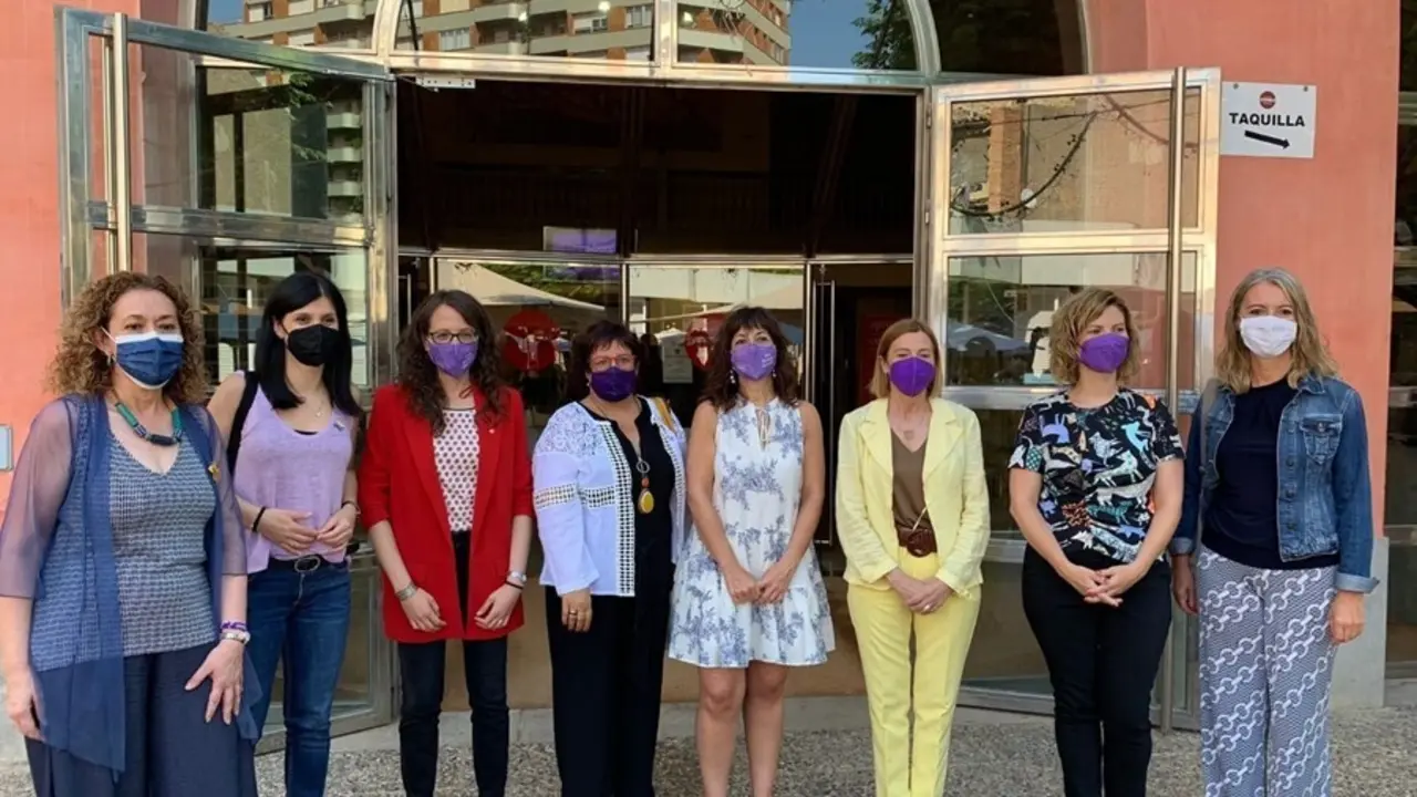 Miembras de ERC antes de participar en la Assamblea Nacional de Dones del partido en T&agrave;rrega (Lleida).