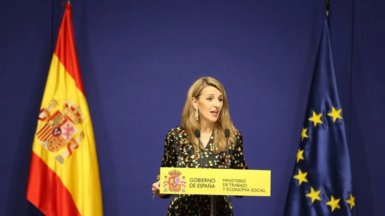 Archivo - La ministra de Trabajo, Yolanda D&iacute;az, explica el acuerdo sobre 'riders'