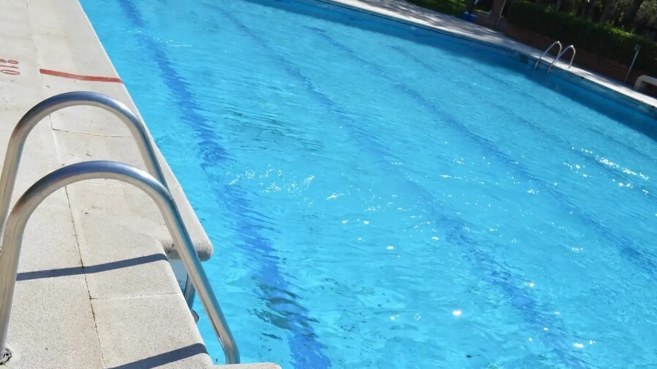 Muere ahogado un hombre de 72 a&ntilde;os mientras buceaba en la piscina municipal de Humanes