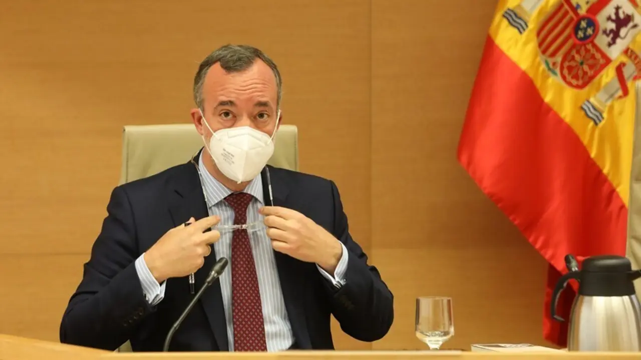 Archivo - El ex secretario de Estado de Seguridad Francisco Mart&iacute;nez comparece en la comisi&oacute;n de investigaci&oacute;n del Congreso de los Diputados sobre la 'Operaci&oacute;n Kitchen'.
