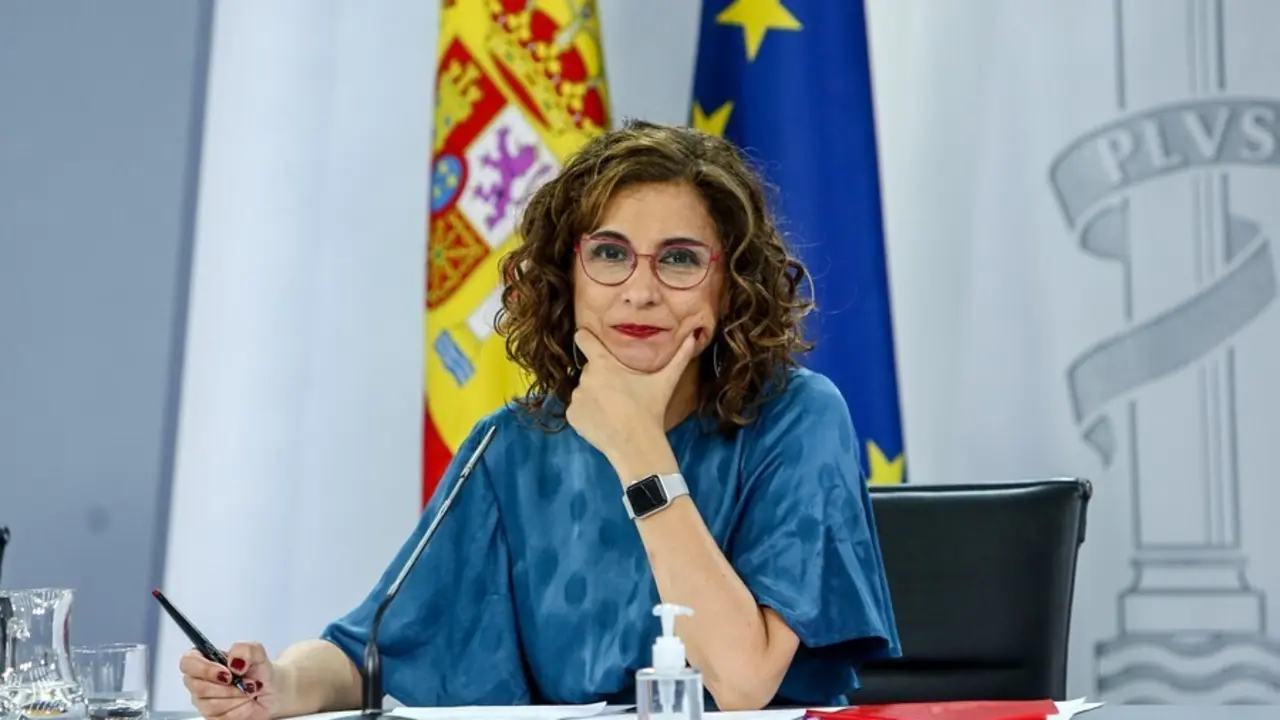 La ministra Portavoz, Mar&iacute;a Jes&uacute;s Montero, comparece tras la reuni&oacute;n del Consejo de Ministros en Moncloa, a 29 de junio de 2021, en Madrid (Espa&ntilde;a). El Gobierno ha aprobado hoy en Consejo de Ministros el anteproyecto de ley para la igualdad real y efectiv