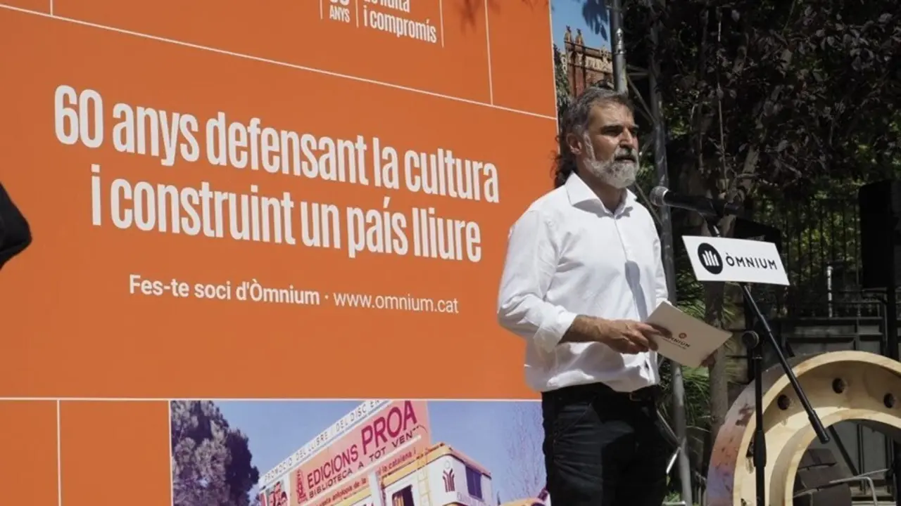 El presidente de &Ograve;mnium, Jordi Cuixart, en la inauguraci&oacute;n de la exposici&oacute;n con motivo del 60 aniversario de la entidad.