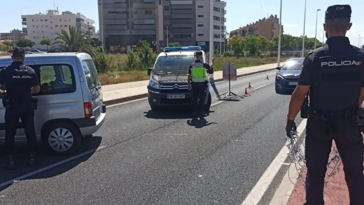 Control de la Polic&iacute;a Nacional de Elche (Alicante), donde han detenido a un hombre de nacionalidad belga que era buscado por las autoridades de Alemania por presuntamente traficar con casi 500 kilos de marihuana