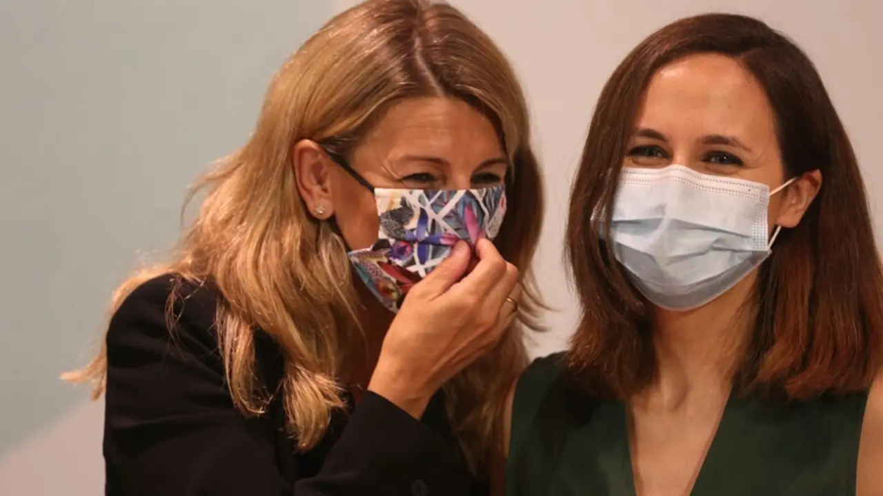 La vicepresidenta segunda del Gobierno, Yolanda D&iacute;az, y la ministra de Derechos Sociales y Agenda 2030, Ione Belarra.