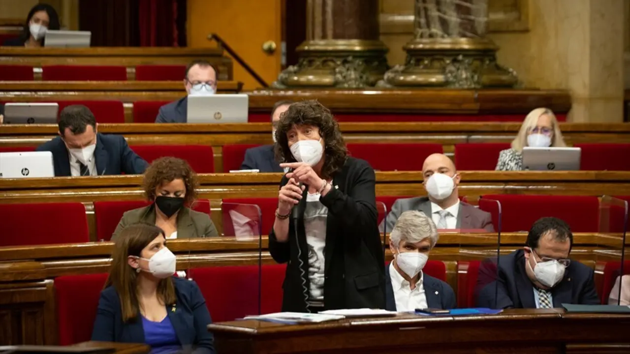 Archivo - La consellera de Acci&oacute;n Clim&aacute;tica, Alimentaci&oacute;n y Agenda Rural de la Generalitat, Teresa Jord&agrave;, en el Parlament, en una imagen de archivo