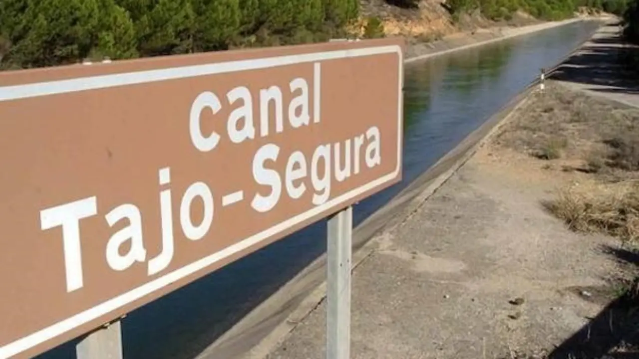 Archivo - Canal del trasvase Tajo-Segura