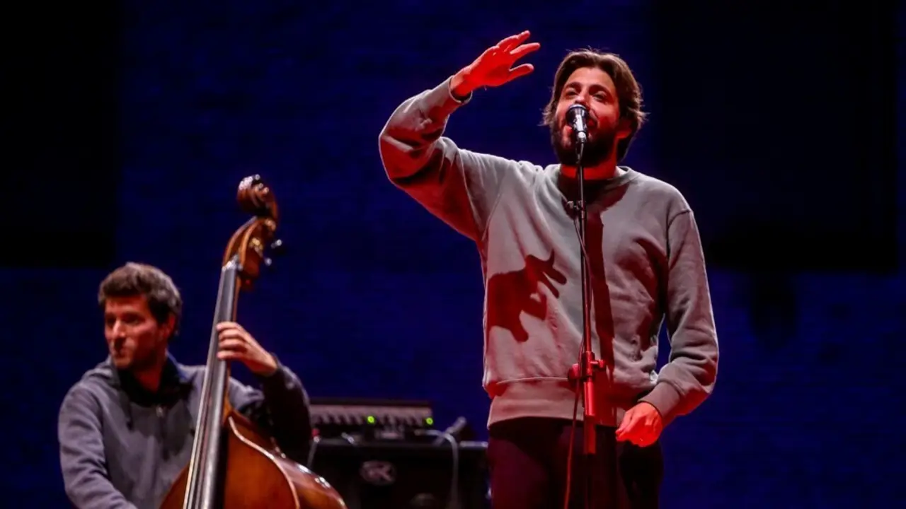 El vencedor en 2017 del festival de Eurovisi&oacute;n representando a Portugal, Salvador Sobral, act&uacute;a en un concierto en los Veranos de la Villa, a 6 de julio de 2021, en Conde Duque, Madrid, (Espa&ntilde;a). 
