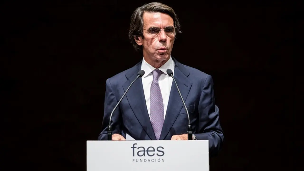Archivo - El expresidente del Gobierno y presidente de la Fundaci&oacute;n FAES, Jos&eacute; Mar&iacute;a Aznar, interviene en la entrega del X Premio FAES de la Libertad al l&iacute;der opositor venezolano Juan Guaid&oacute; en el Auditorio de CaixaForum, a 27 de mayo de 2021, en Madrid (