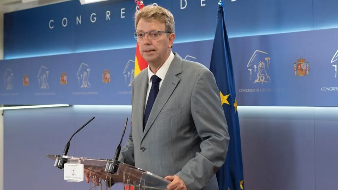 El portavoz del PDeCAT en el Congreso, Ferr&aacute;n Bel, interviene en una rueda de prensa de Portavoces, a 29 de junio de 2021, en la Sala Constitucional del Congreso de los Diputados, Madrid, (Espa&ntilde;a).