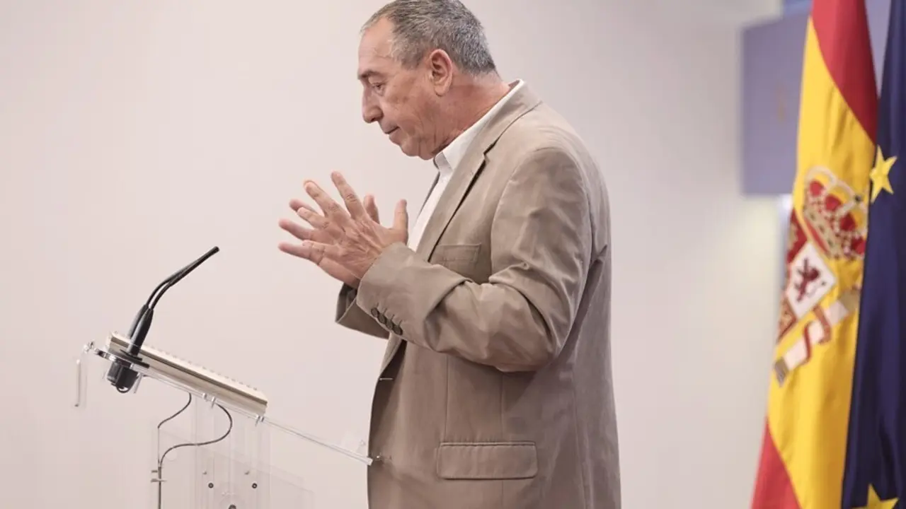 El diputado de Comprom&iacute;s, Joan Baldov&iacute;, interviene en una rueda de prensa