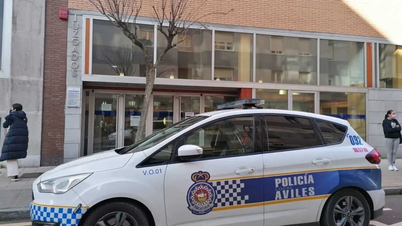 Archivo - Juzgados de Avil&eacute;s. Polic&iacute;a Local de Avil&eacute;s.