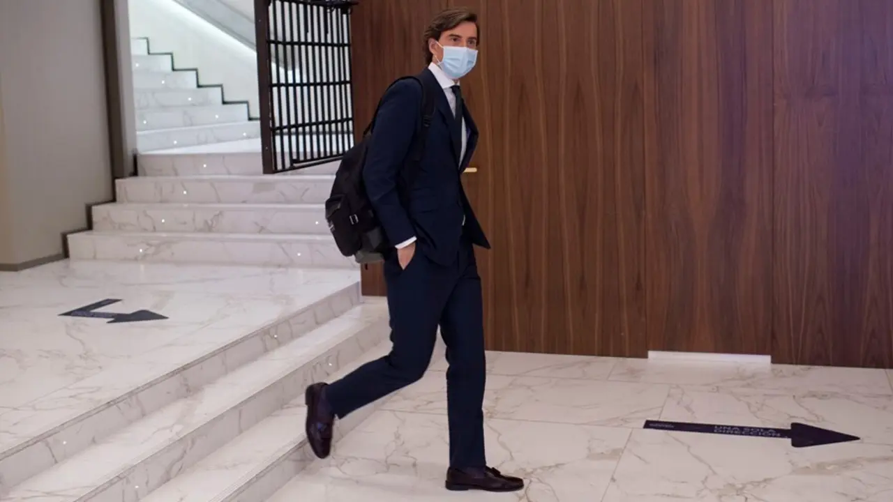 El vicesecretario de Comunicaci&oacute;n del PP, Pablo Montesinos, a su llegada a los Desayunos Informativos de Europa Press en el Auditorio El Beatriz Madrid, a 13 de julio de 2021, en Madrid (Espa&ntilde;a).
