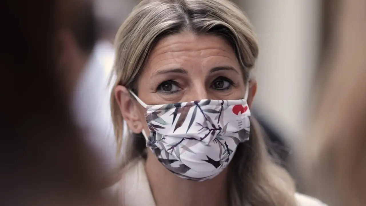 La vicepresidenta Tercera del Gobierno y Ministra de Trabajo y Econom&iacute;a Social, Yolanda D&iacute;az, a su llegada a la comisi&oacute;n de Trabajo, Inclusi&oacute;n, Seguridad Social y Migraciones, a 28 de junio de 2021, en el Senado, Madrid, (Espa&ntilde;a).