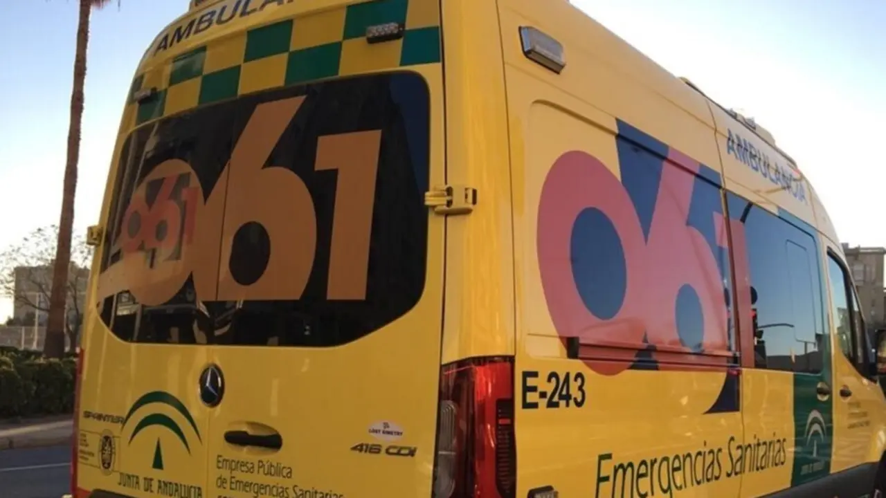 Archivo - Ambulancia del servicio de emergencias sanitarias 061