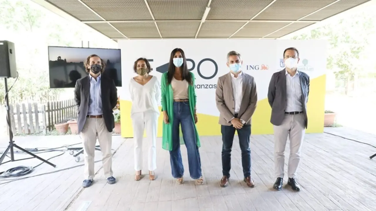 La vicealcaldesa de Madrid, Bego&ntilde;a Villac&iacute;s, durante la presentaci&oacute;n del proyecto en el Centro de Servicios Sociales de Valdebernardo (Vic&aacute;lvaro)