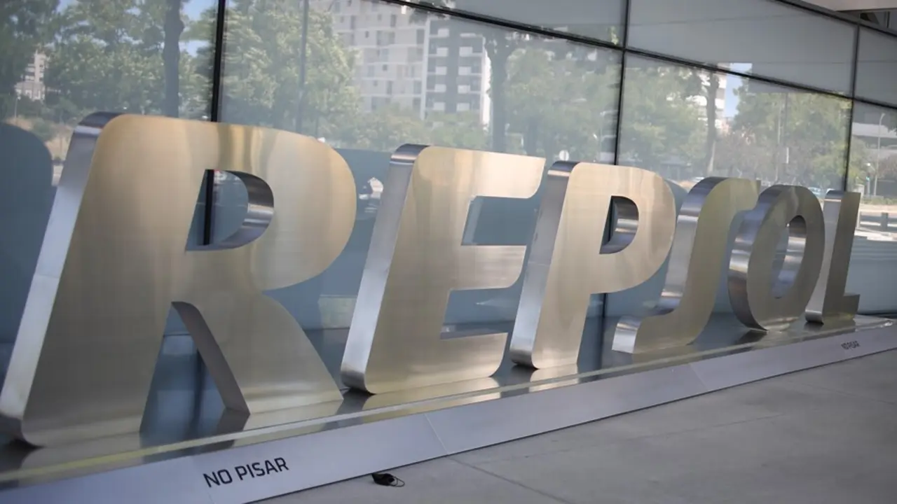La sede nacional de Repsol, a 8 de julio de 2021, en Madrid (Espa&ntilde;a). La Audiencia Nacional ha imputado a Repsol y Caixabank por cargos de cohecho y revelaci&oacute;n de secretos en el caso Villarejo. Representantes de Repsol y Caixabank han sido citados para de