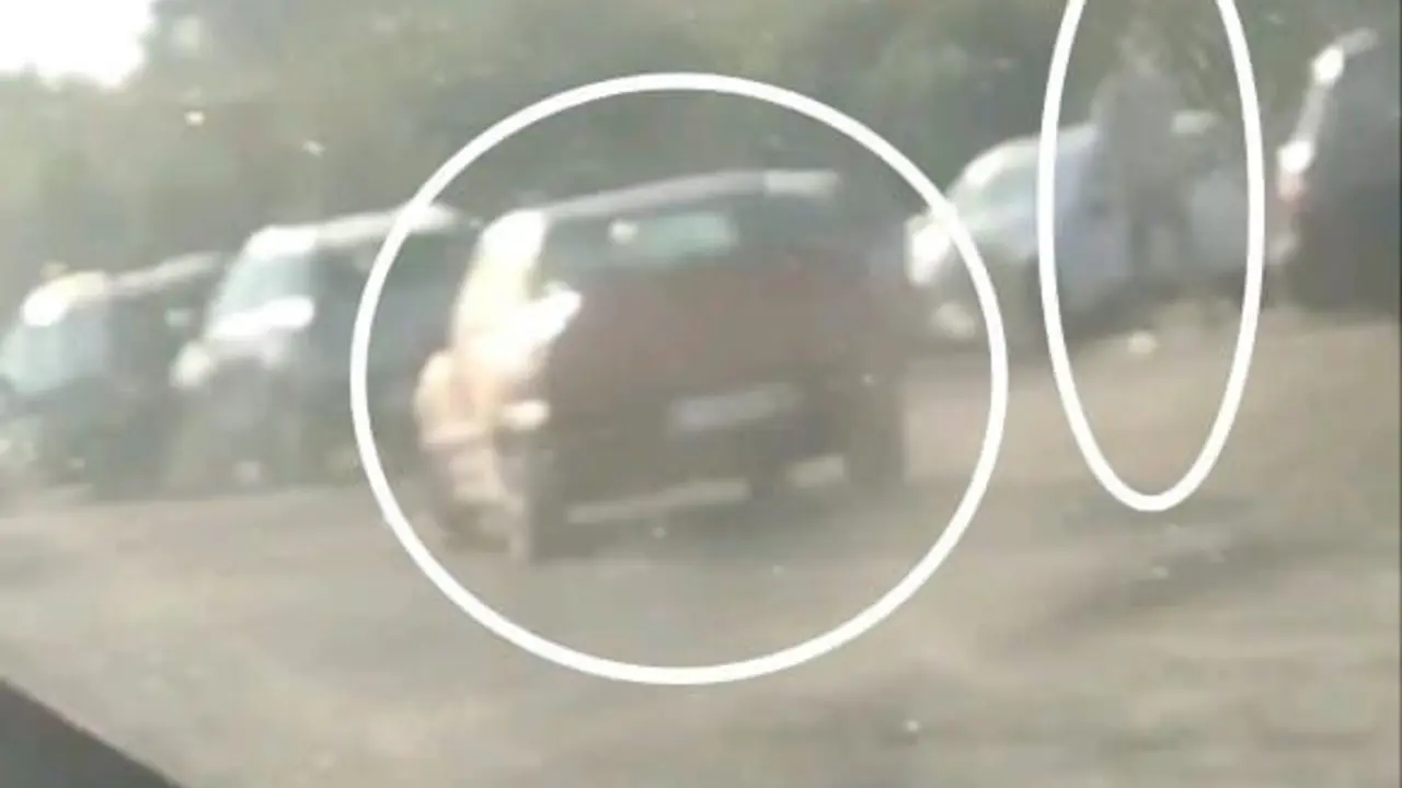 La Polic&iacute;a Local de Lugo denuncia a un joven por conducci&oacute;n temeraria y a su padre por grabarlo con un m&oacute;vil.