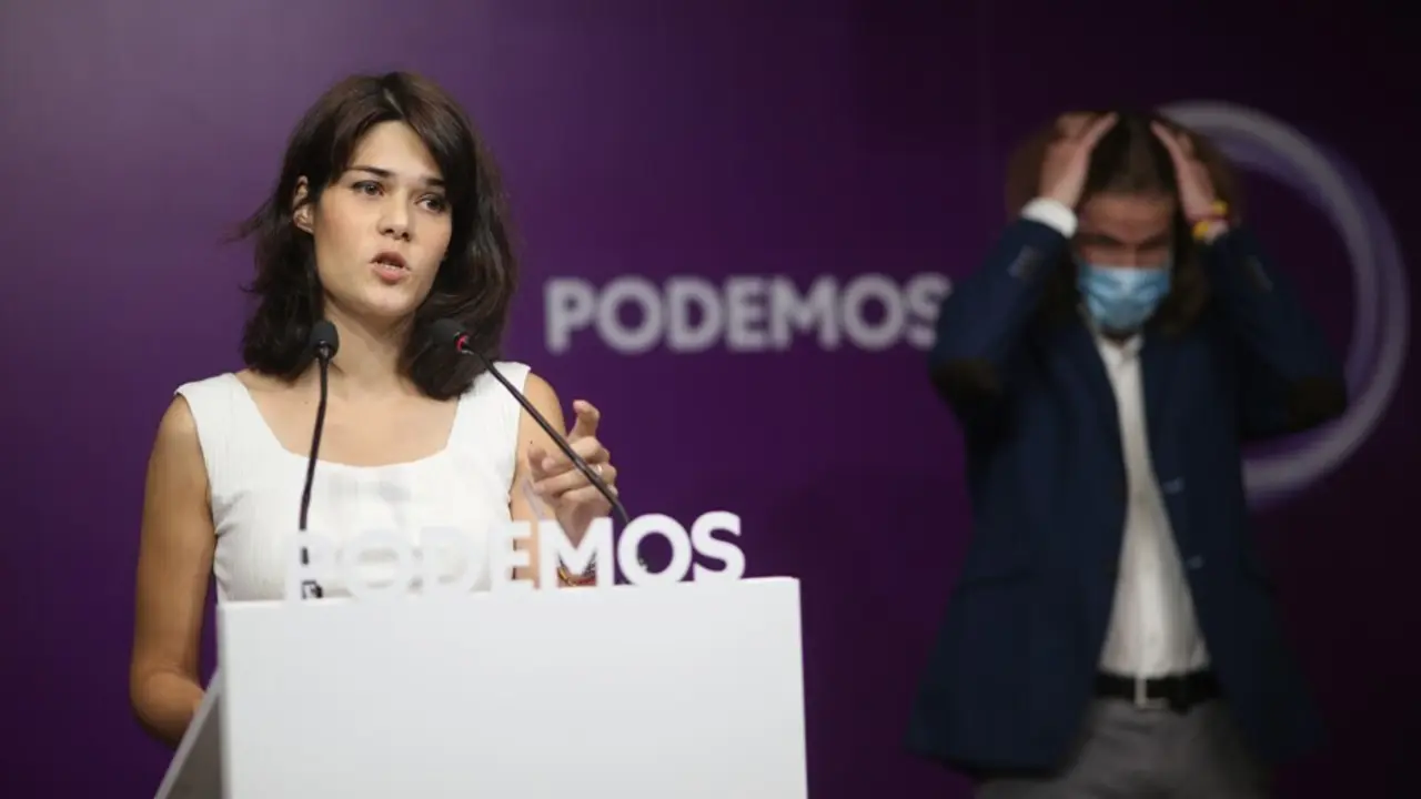 La exportavoz de Podemos en la Asamblea de Madrid Isa Serra interviene en una rueda de prensa junto a su homologo Pablo Fern&aacute;ndez, a 5 de julio de 2021, en Madrid, (Espa&ntilde;a).