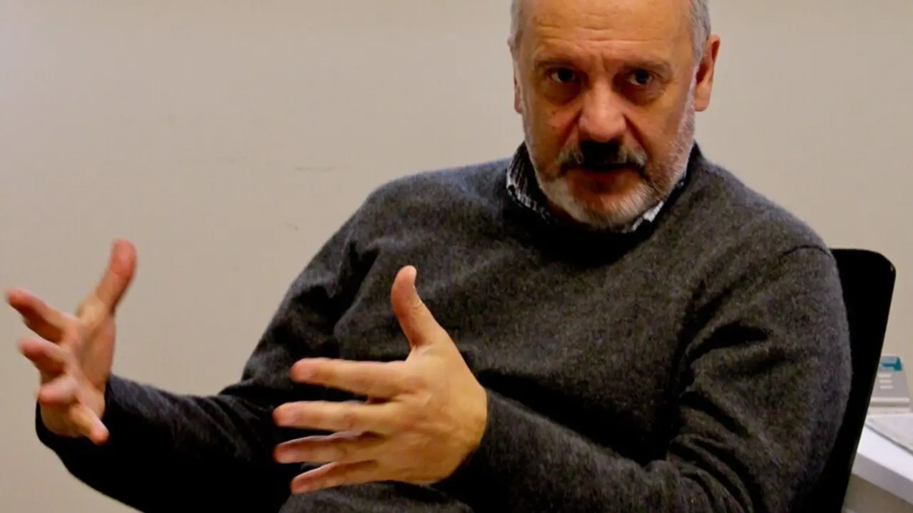 Archivo - El bi&oacute;logo, Piero Crespo, en su despacho del IBBTEC-CSIC.