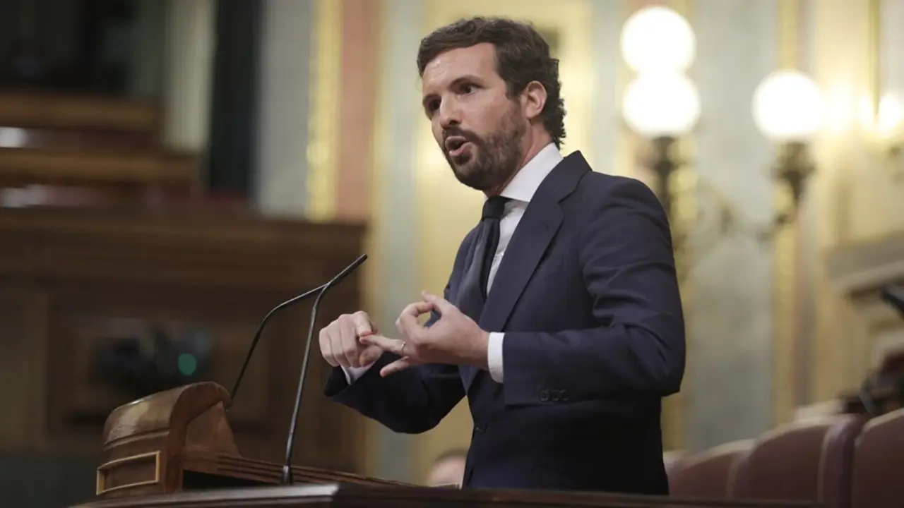 El l&iacute;der del PP, Pablo Casado, interviene en una sesi&oacute;n de control al Gobierno en el Congreso de los Diputados, a 30 de junio de 2021, en Madrid, (Espa&ntilde;a). 