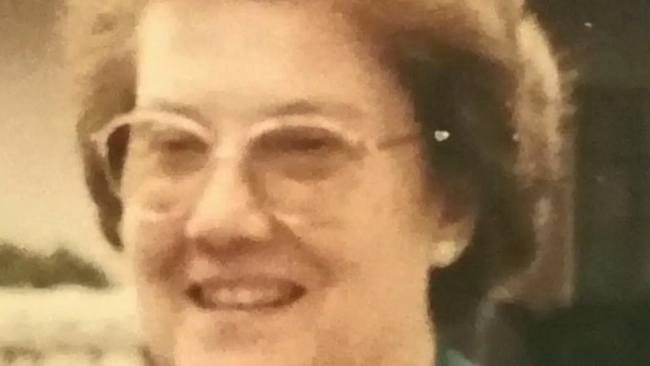 JULIA LOPEZ CEBALLOS