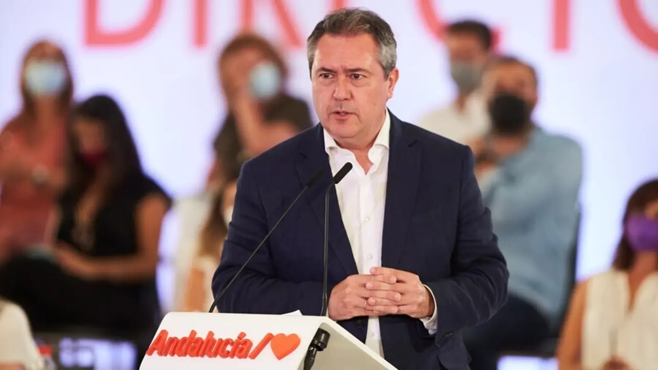 El candidato a la Junta de Andaluc&iacute;a y alcalde de Sevilla,  Juan Espadas, interviene en  la reuni&oacute;n del Comit&eacute; Director extraordinario del PSOE-A, a 12 de julio del 2021 en Sevilla (Andaluc&iacute;a) (Foto de archivo).