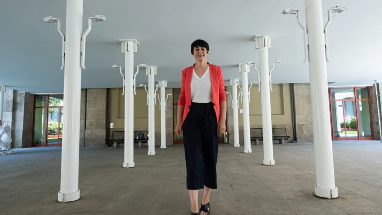 La portavoz  nacional del BNG (Bloque Nacionalista Galego) , Ana Pont&oacute;n, en el Pazo do H&oacute;rreo, sede del Parlamento de Galicia, en Santiago de Compostela.