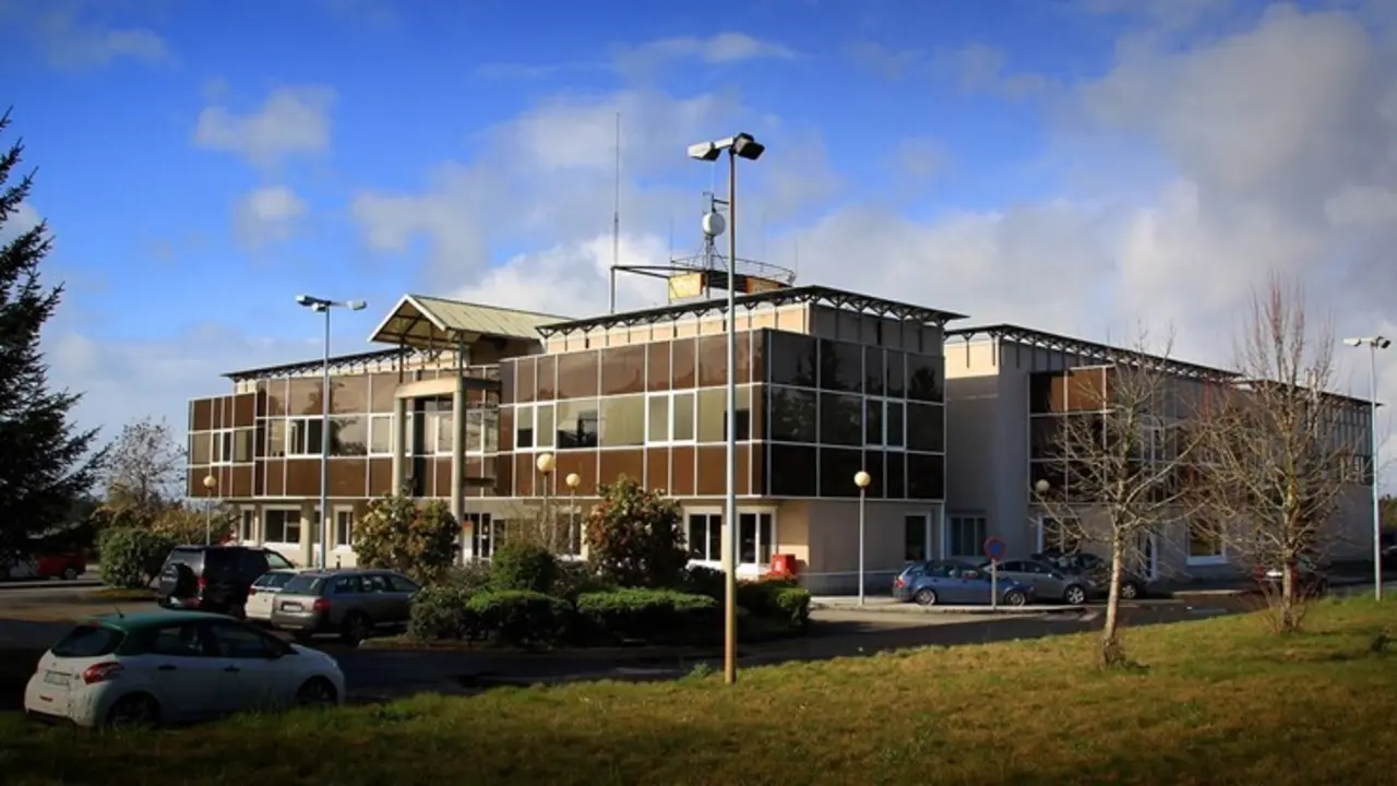 Archivo - Centro de Radio Televisi&oacute;n Espa&ntilde;ola (RTVE) en Galicia, en Santiago de Compostela.