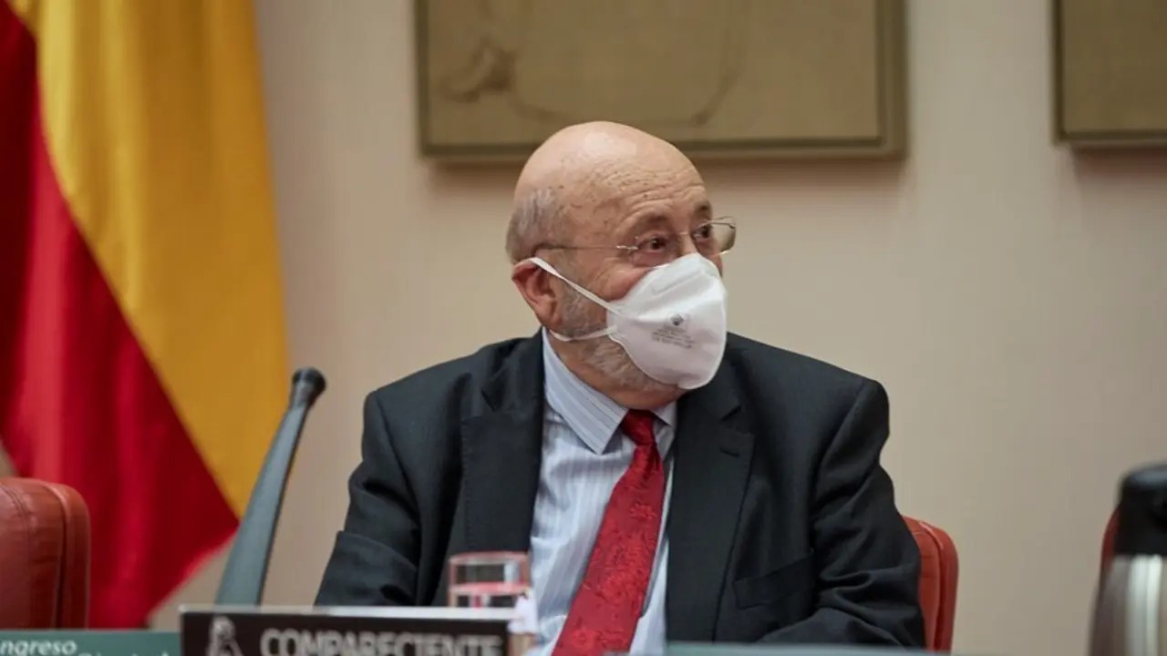 Archivo - El presidente del Centro de Investigaciones Sociol&oacute;gicas, Jos&eacute; F&eacute;lix Tezanos, comparece en una Comisi&oacute;n Constitucional en el Congreso