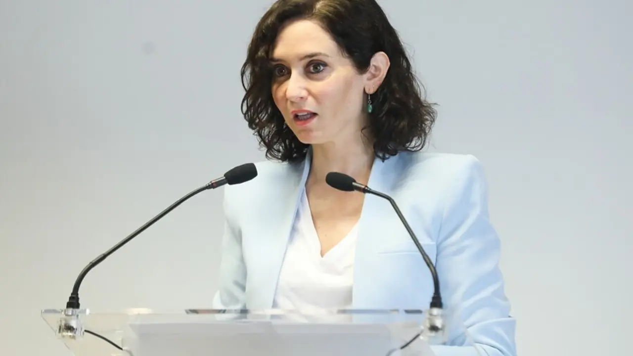 La presidenta de la Comunidad de Madrid, Isabel D&iacute;az Ayuso, interviene en la toma de posesi&oacute;n de la nueva rectora de la Universidad Aut&oacute;noma de Madrid, Amaya Mendikoetxea.