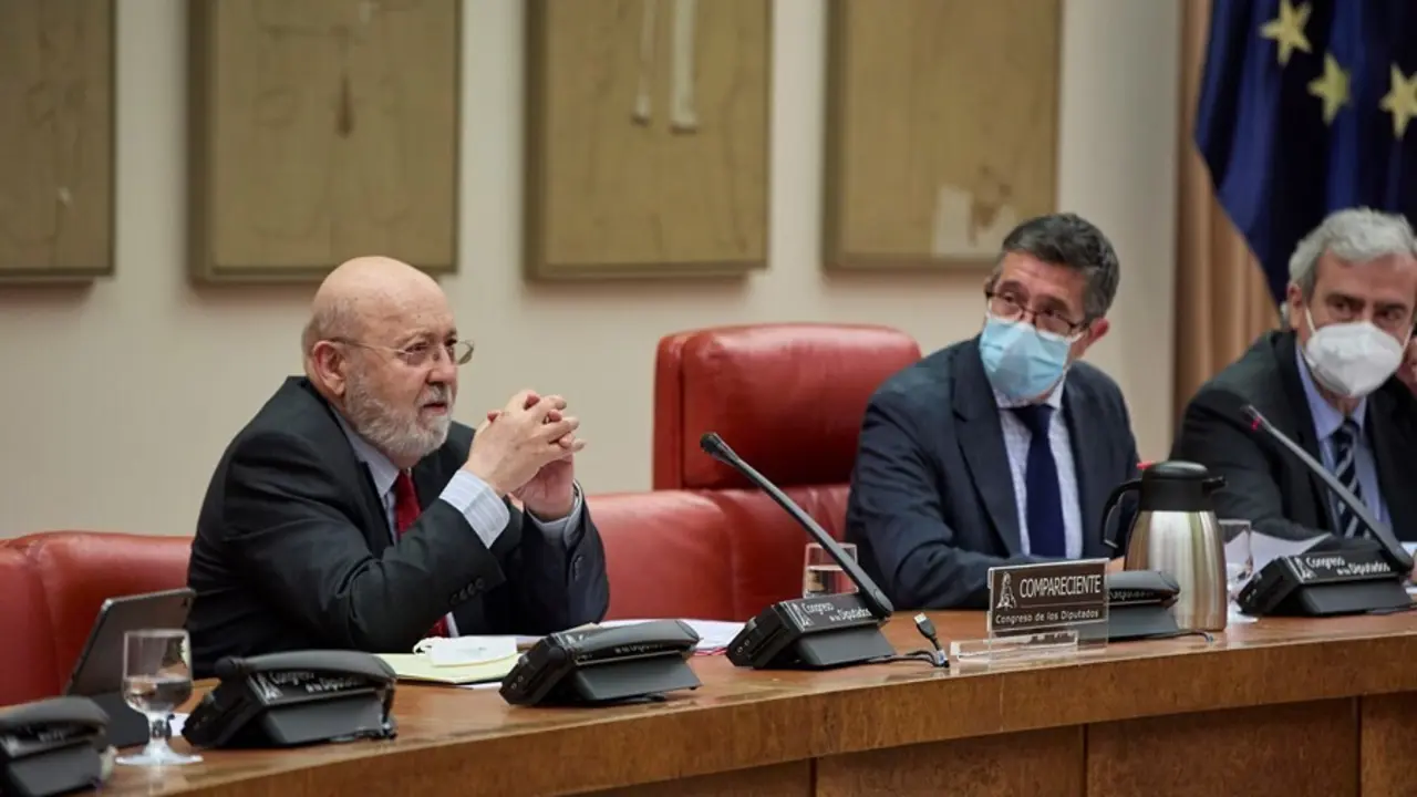 Archivo - El presidente del Centro de Investigaciones Sociol&oacute;gicas, Jos&eacute; F&eacute;lix Tezanos, compareciendo en el Congreso