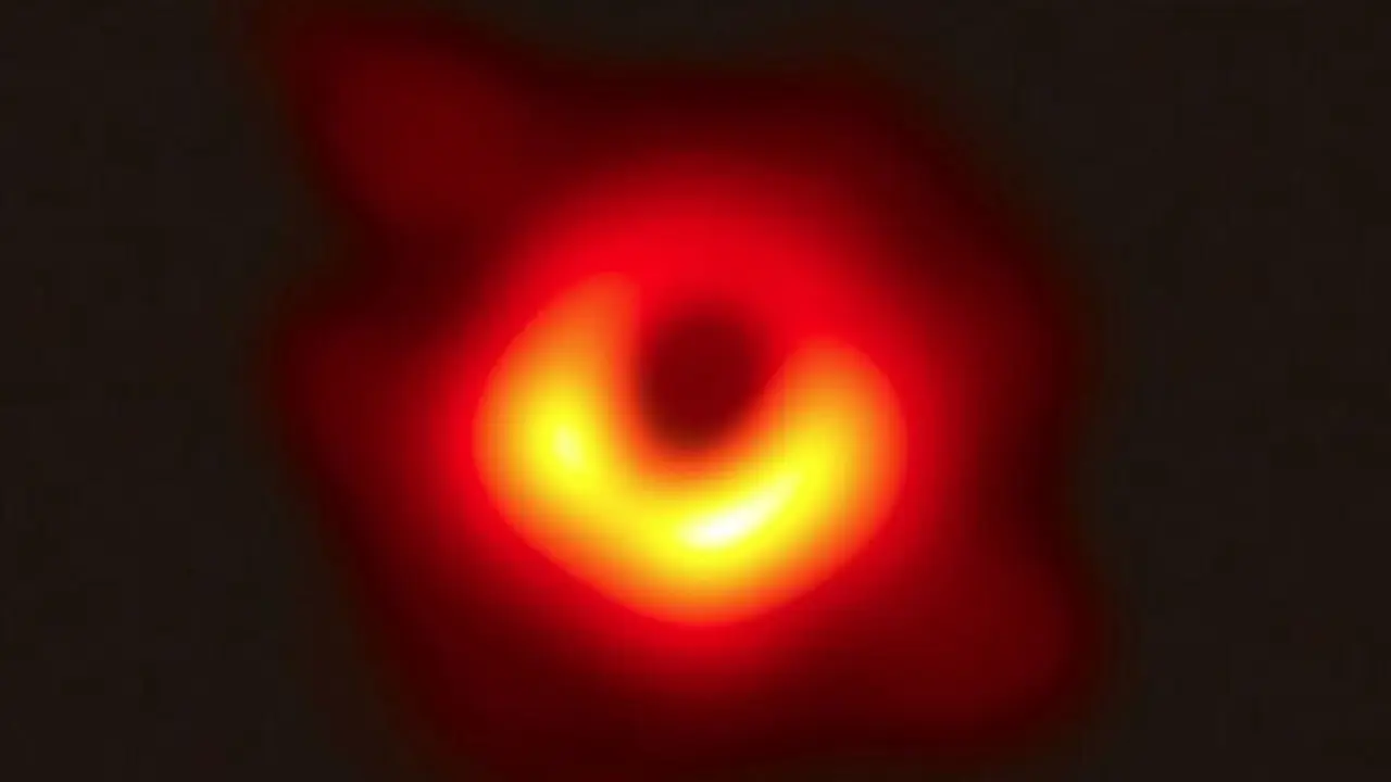 Imagen de la sombra de un agujero negro
