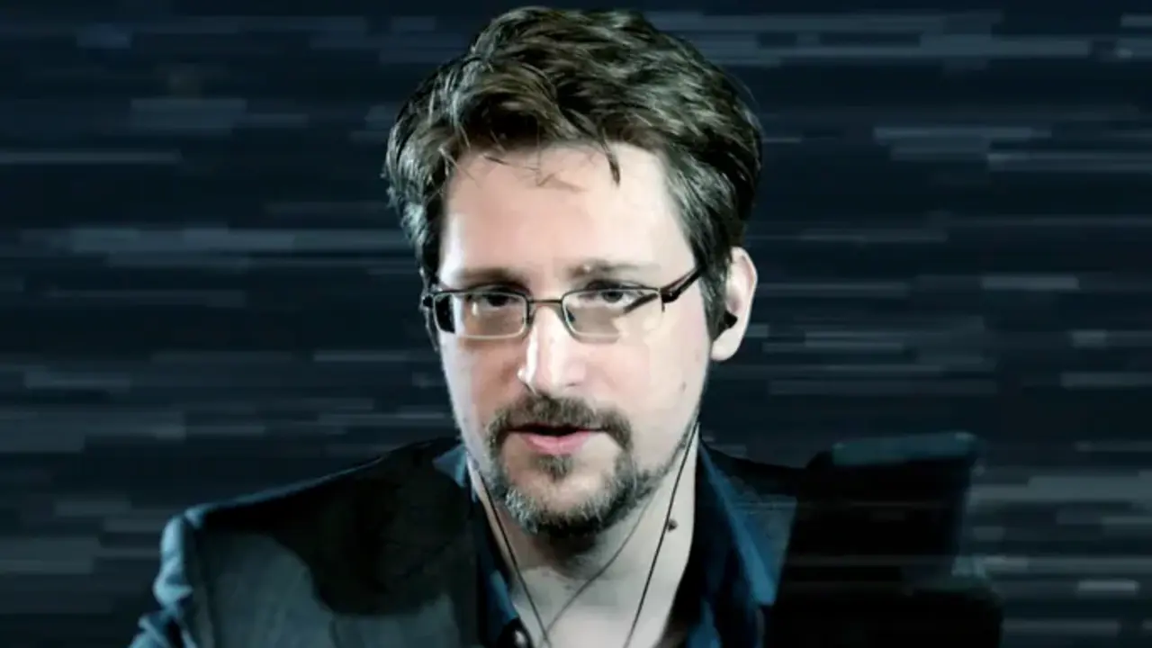 Edward Snowden sobre el software esp&iacute;a: "Es una industria que no deber&iacute;a existir".