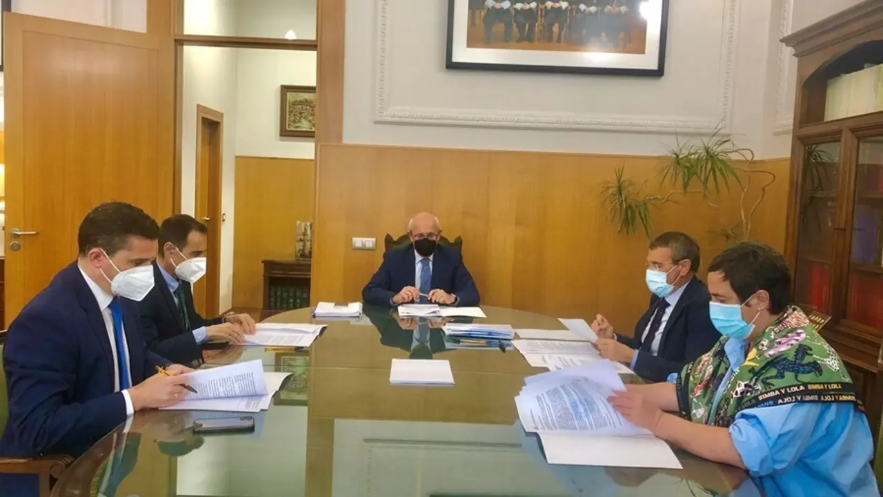 Reuni&oacute;n de la Junta de fiscales jefes provincial en Galicia.