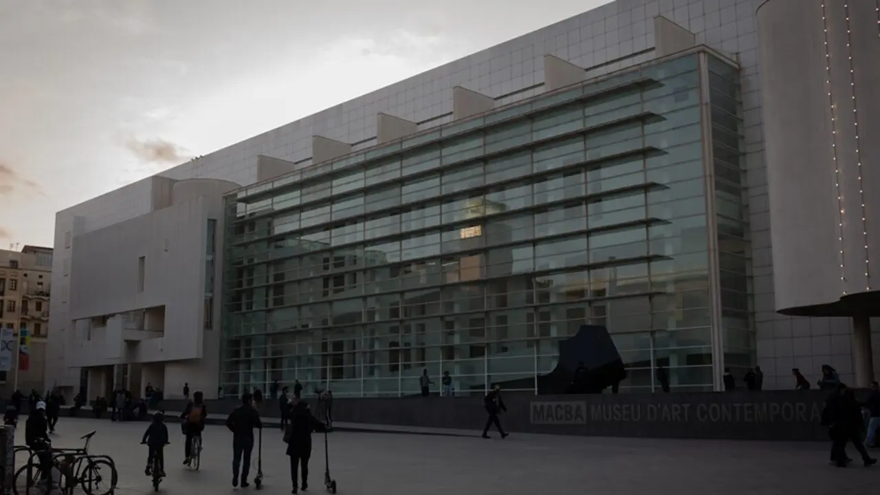 Archivo - Plaza del Museu d'Art Contemporani de Barcelona (Macba), donde se har&aacute;n las obras de ampliaci&oacute;n del museo, el 14 de abril de 2021 en Barcelona (Catalu&ntilde;a).