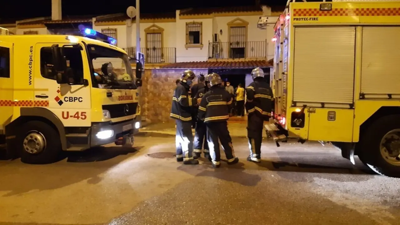 Archivo - Efectivos del Consorcio de Bomberos de la Provincia de C&aacute;diz, en una imagen de archivo