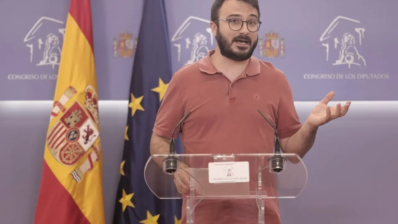 El portavoz parlamentario de la CUP, Albert Botr&aacute;n ofrece una rueda de prensa en el Congreso de los Diputados, a 20 de julio de 2021, en Madrid (Espa&ntilde;a).