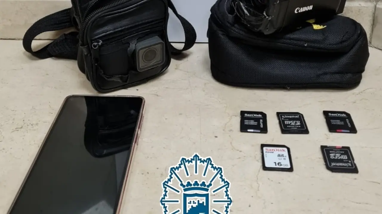 Tarjetas de memoria y dispositivos intervenidos a un detenido