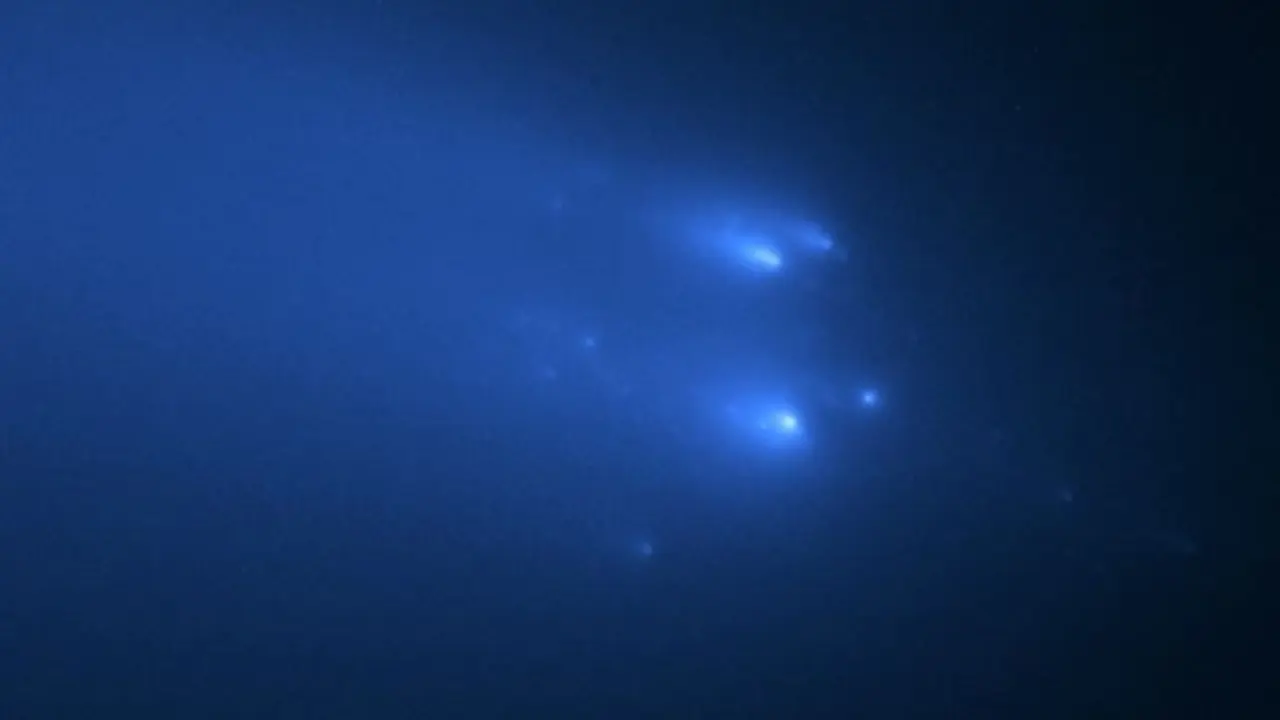 Imagen del Hubble de los restos del cometa ATLAS