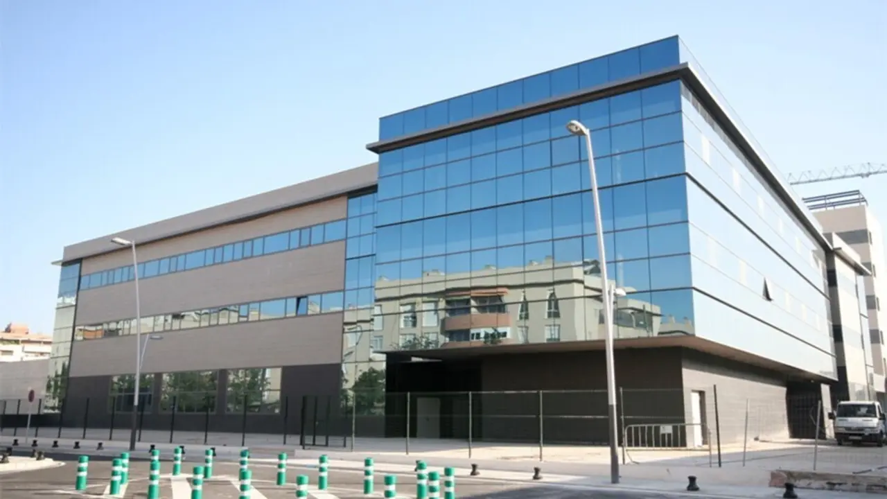 Archivo - Fachada del IBIS (Instituto de Biomedicina de Sevilla)
