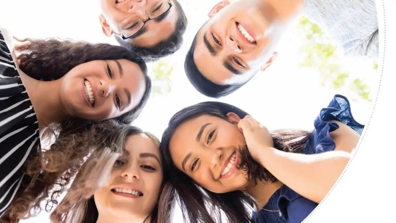 Imagen de un grupo de j&oacute;venes
