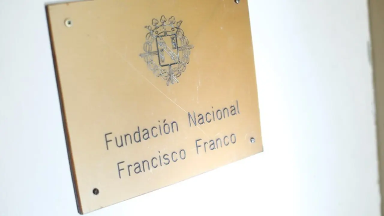Archivo - Detalle de la placa de entrada en la sede de la Fundaci&oacute;n Francisco Franco, sita en la Avenida Concha Espina de Madrid. La polic&iacute;a investiga un posible asalto y el robo de una caja fuerte en la misma. 